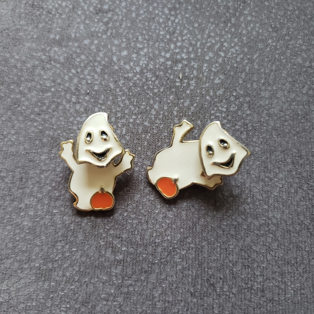 Cute Ghost Earrings 2D w Pumpkin Accent Moving